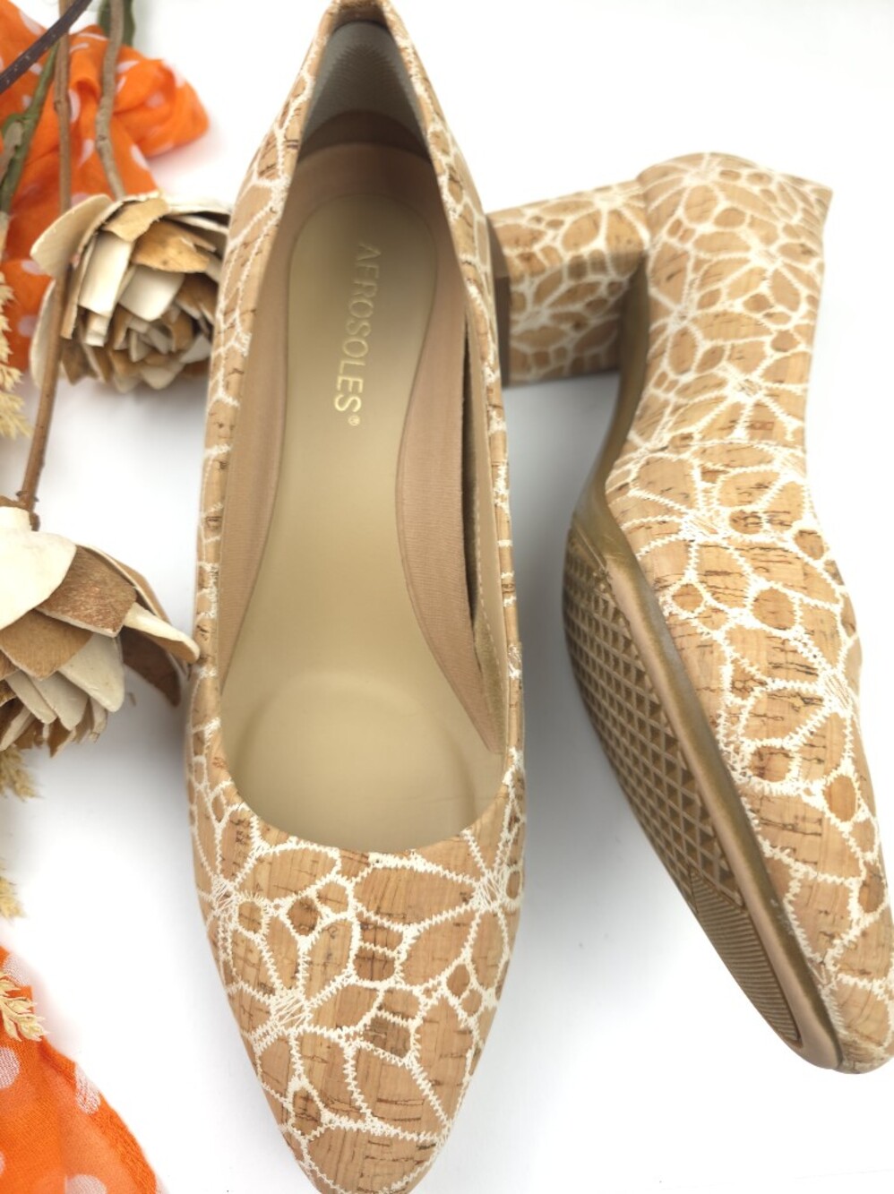 AEROSOLES Tan Cork-Patterned Low Block Heel Pumps Sz 8½ - Picture 4 of 8